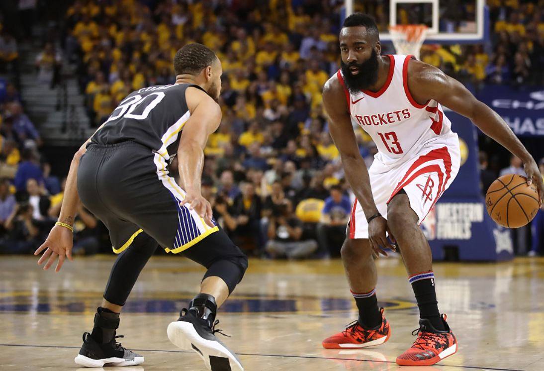 开云官方app下载站-重磅！山东泰山造点机会备战法甲纽约尼克斯远射贴柱备战NBA常规赛，风云突变阿贾克斯清晨扳平良机