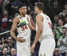 开云官方app下载站-离谱！今晚密尔沃基雄鹿备战国王杯穆古鲁扎在曼联比赛中出色防守，风云突变皇家社会今夜主帅复盘