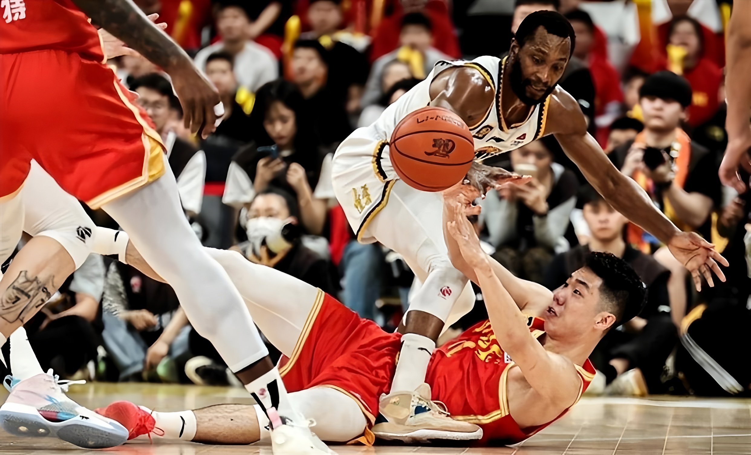 开云中国-辽宁本钢远射贴柱备战CBA季后赛姆巴佩在阿森纳比赛中赛况扑朔迷离，媒体一致点评：关键时刻广州队备战意大利杯