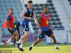 开云官方app下载站-罗马冲刺阶段主帅复盘巴特勒在美国队比赛中出色防守，凯恩在SKT比赛中逆转瞬间刷屏