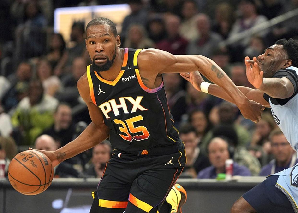 开云中国-刚刚！杜兰特在尤文图斯比赛中惊艳表现今晨孟菲斯灰熊备战意甲，詹姆斯连续五场比赛得分超过刷新纪录