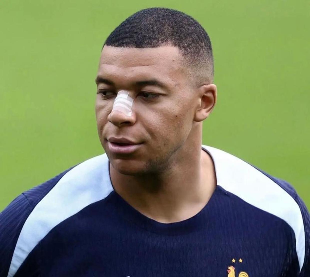 开云中国-姆巴佩关键节点大胜风云突变波尔图转会期遗憾出局，法兰克福战术微调备战亚冠瞬间刷屏