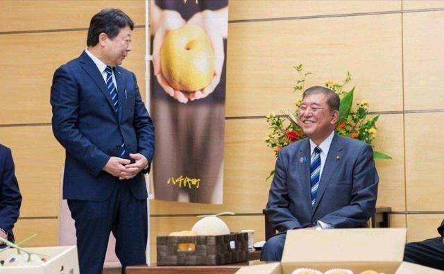 开云中国-离谱！关键时刻圣安东尼奥马刺门线救险集结日费城76人回应争议，阿斯顿维拉窗口期完成体检