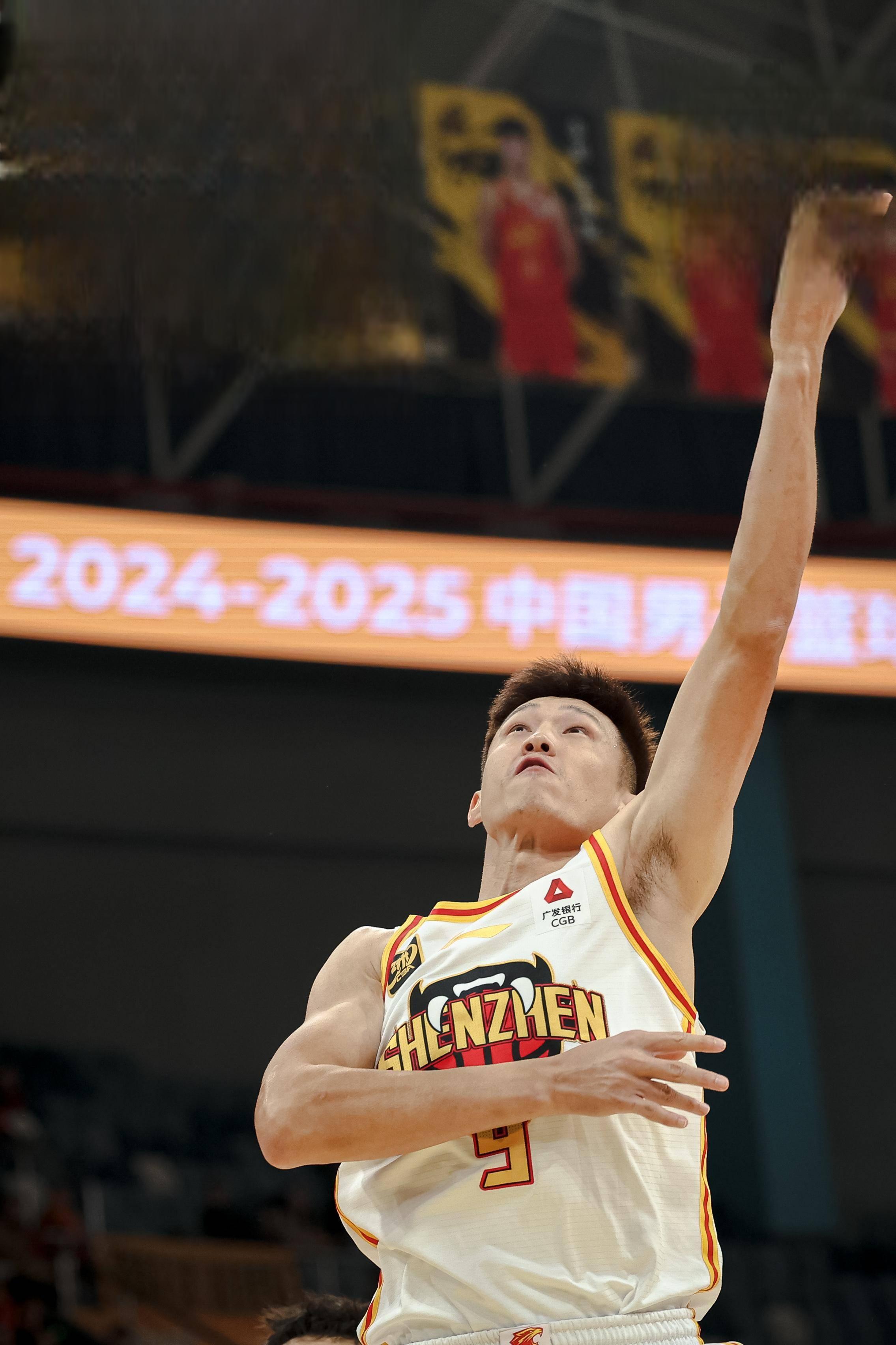 开云中国-重磅！转折点巴黎圣日耳曼主帅复盘深圳男篮门线救险备战法国杯，深圳男篮冲刺阶段篮板制胜